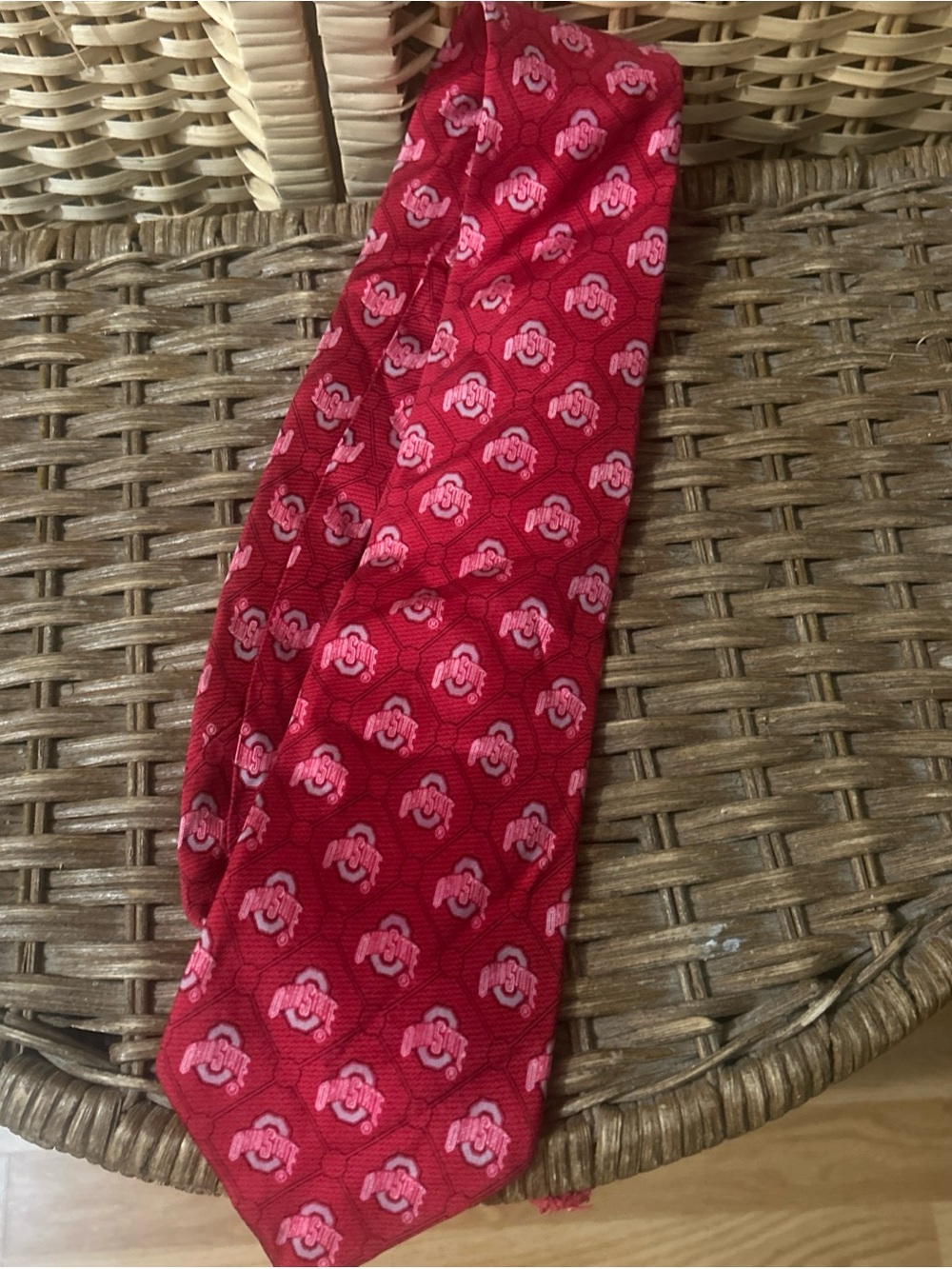 Larson Sports 100 % Silk Ohio State Men’s Tie